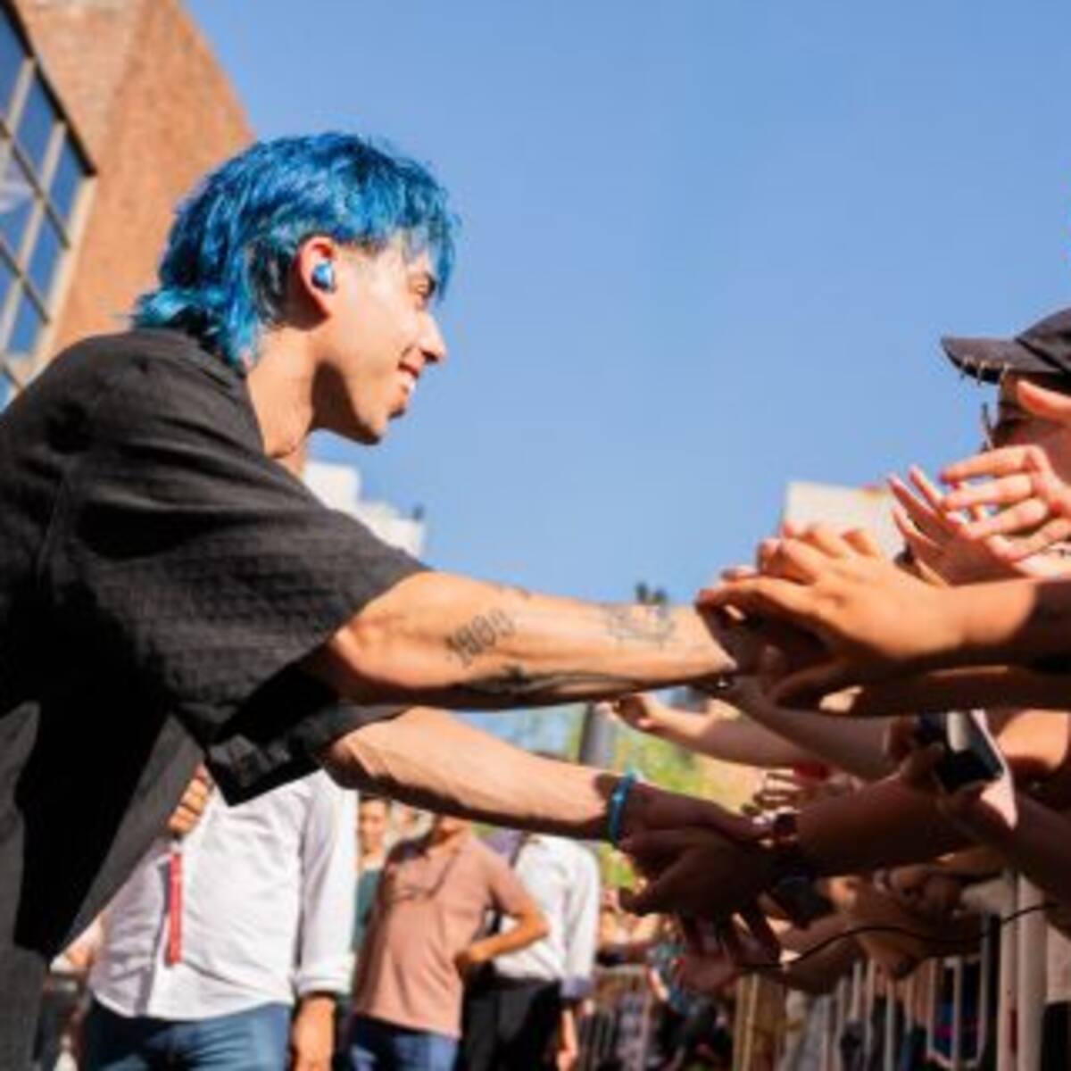 Una fiesta de música y gente: así fue el Estudio Abierto de LOS40 con Luck Ra