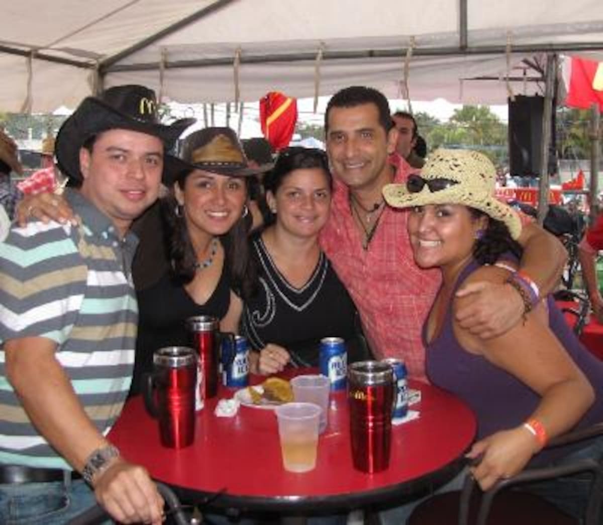 Mau Alvarado, Vicky, Karlita, Kike y Gaby