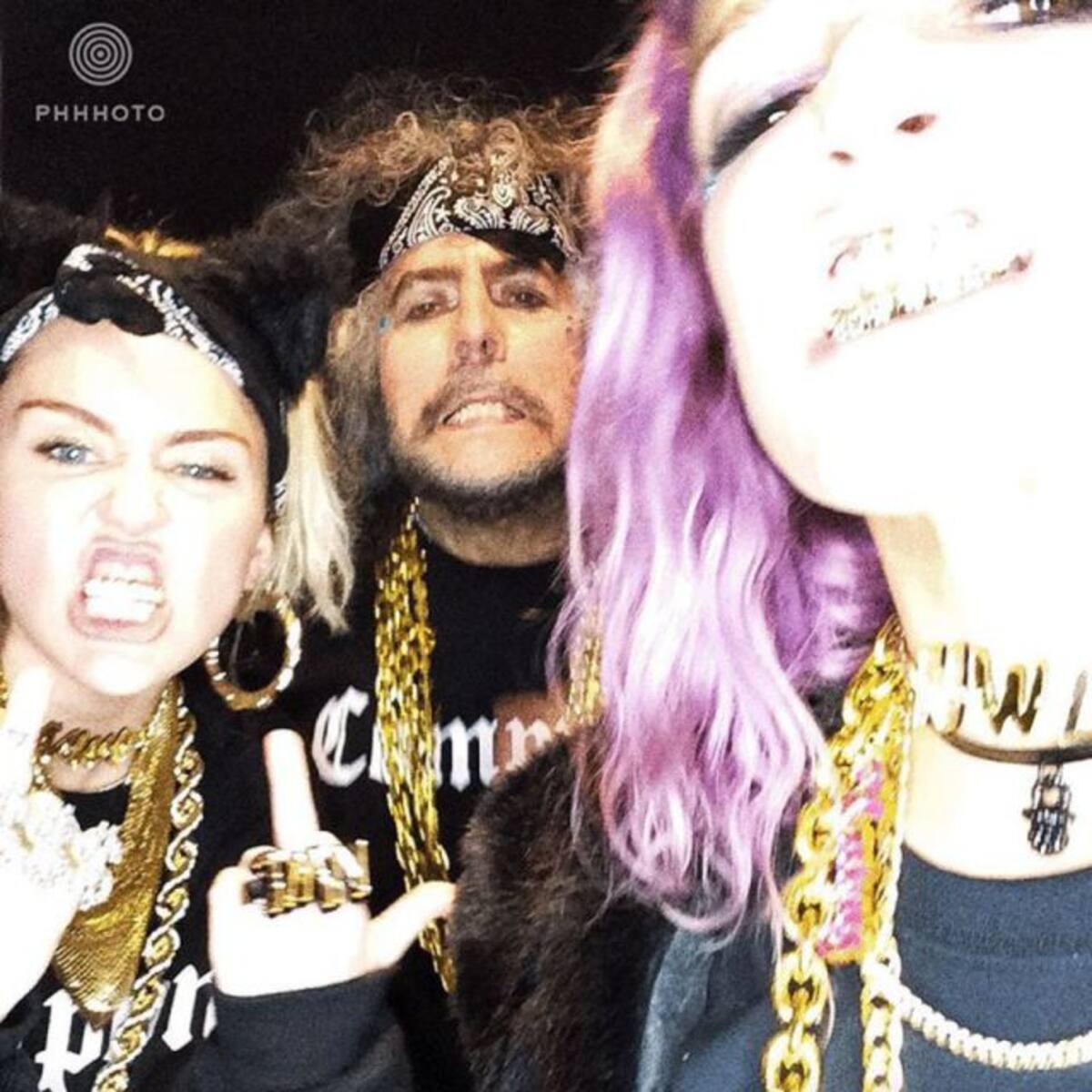 Barra libre de marihuana en la última fiesta de Miley