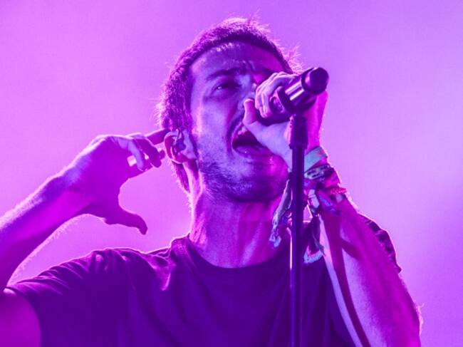 Pucho, de Vetusta Morla, canta en Marenostrum Music Castle Park Festival, Fuengirola, Malaga. Photo by Bianca de Vilar/Redferns