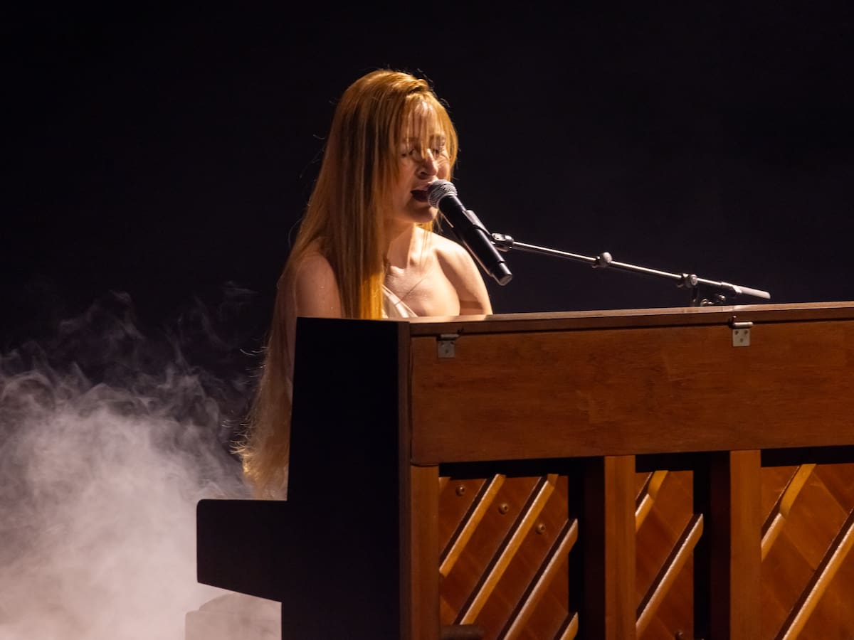 Dani Fernández y Belén Aguilera le cantan al cielo con una versión de 'Si te vas' de Extremoduro