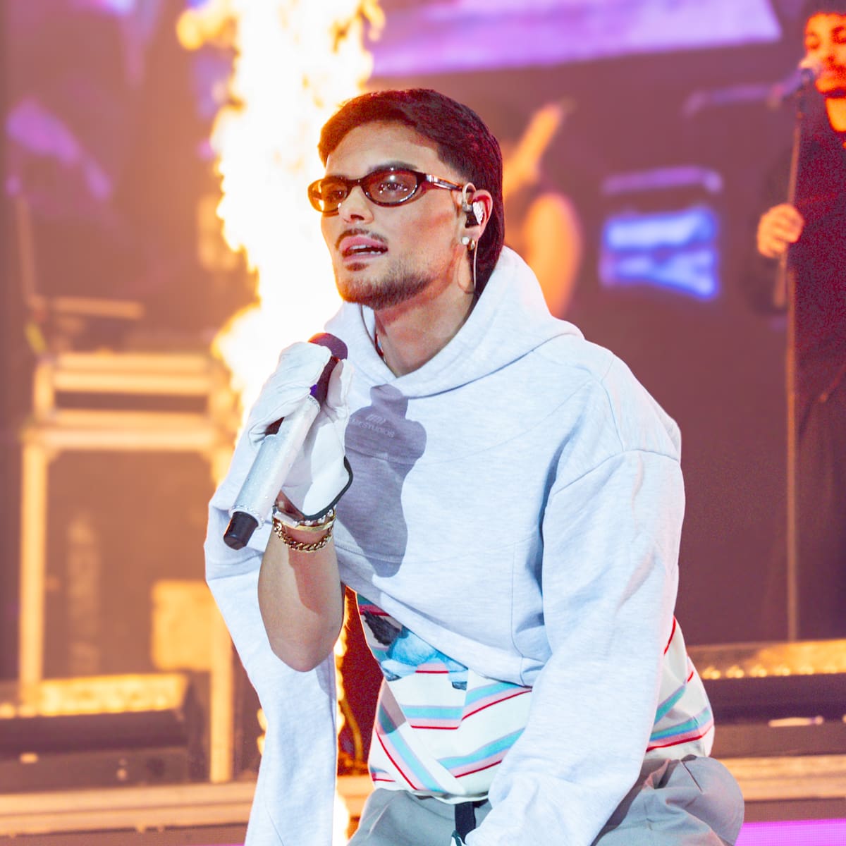 Abraham Mateo abre la segunda semifinal del Benidorm Fest 2026 con un medley explosivo