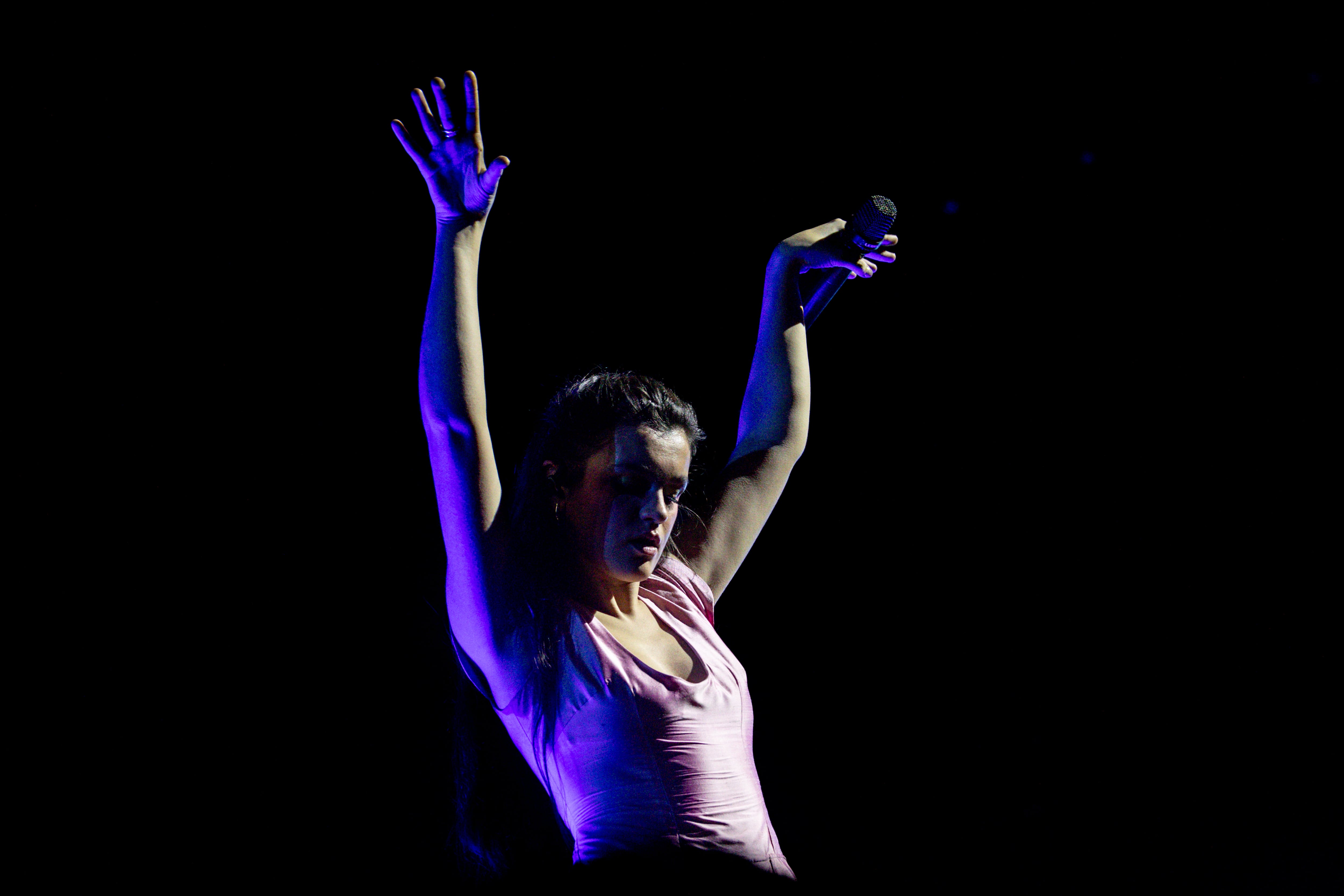 La cantante Amaia en su concierto en Movistar Arena de Madrid.