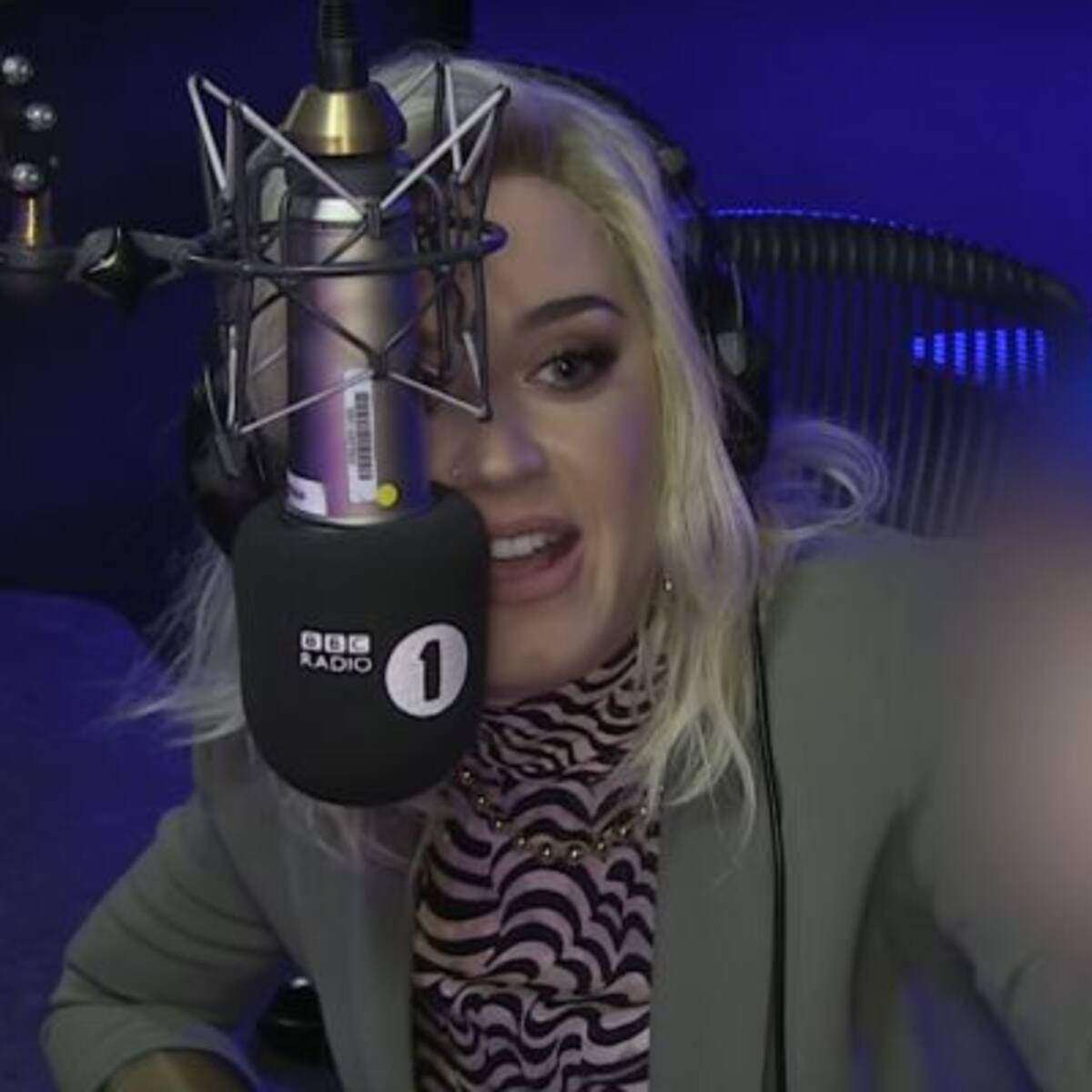 Ed Sheraan y Katy Perry se pelean en vivo en programa de radio