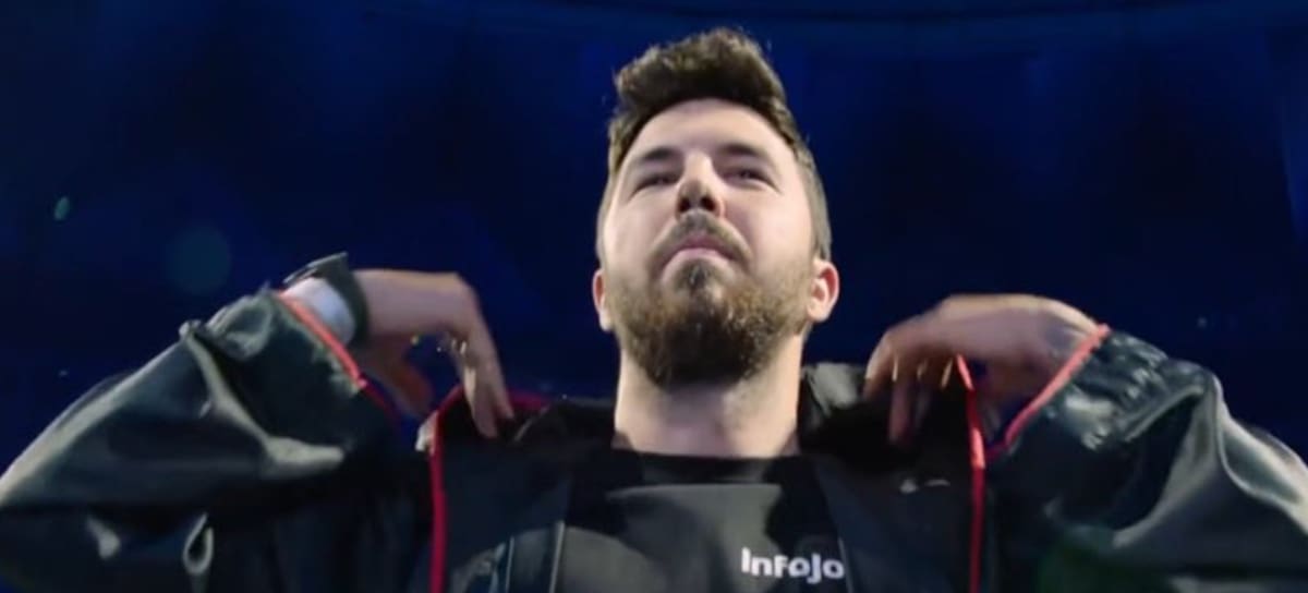 Willyrex durante su desafío a Auron Play.