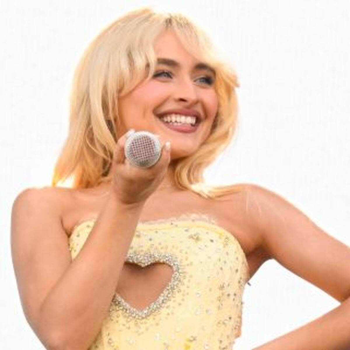 Sabrina Carpenter evalúa prohibir los celulares en sus conciertos