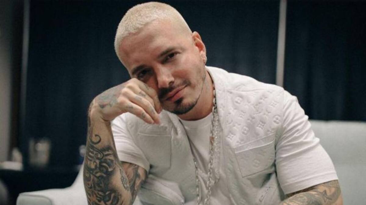 Se burlan de las piernas de J Balvin en redes sociales