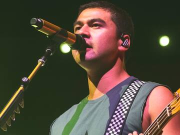 Calum Hood emociona con 'ORDERchaosORDER', su primer disco en solitario al margen de 5SOS: “Necesitaba que me lo inyectaran en las venas”