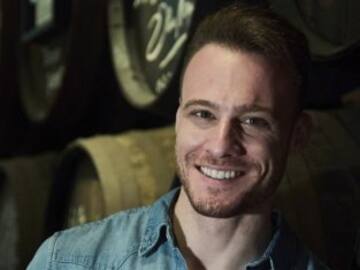 Tras ver a Kerem Bürsin con Carlos Bardem y Antonio Banderas crece la esperanza de verle trabajando en España