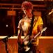 Machine Gun Kelly se electrocuta en pleno concierto