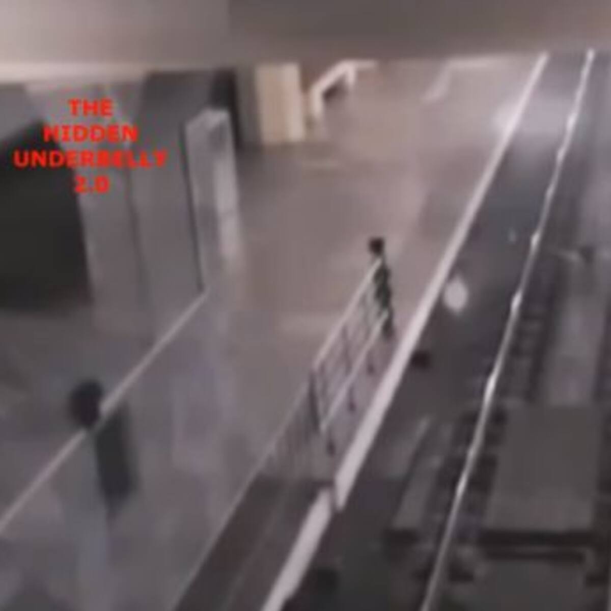 Mirá el terrorífico video del tren fantasma que llega a la estación