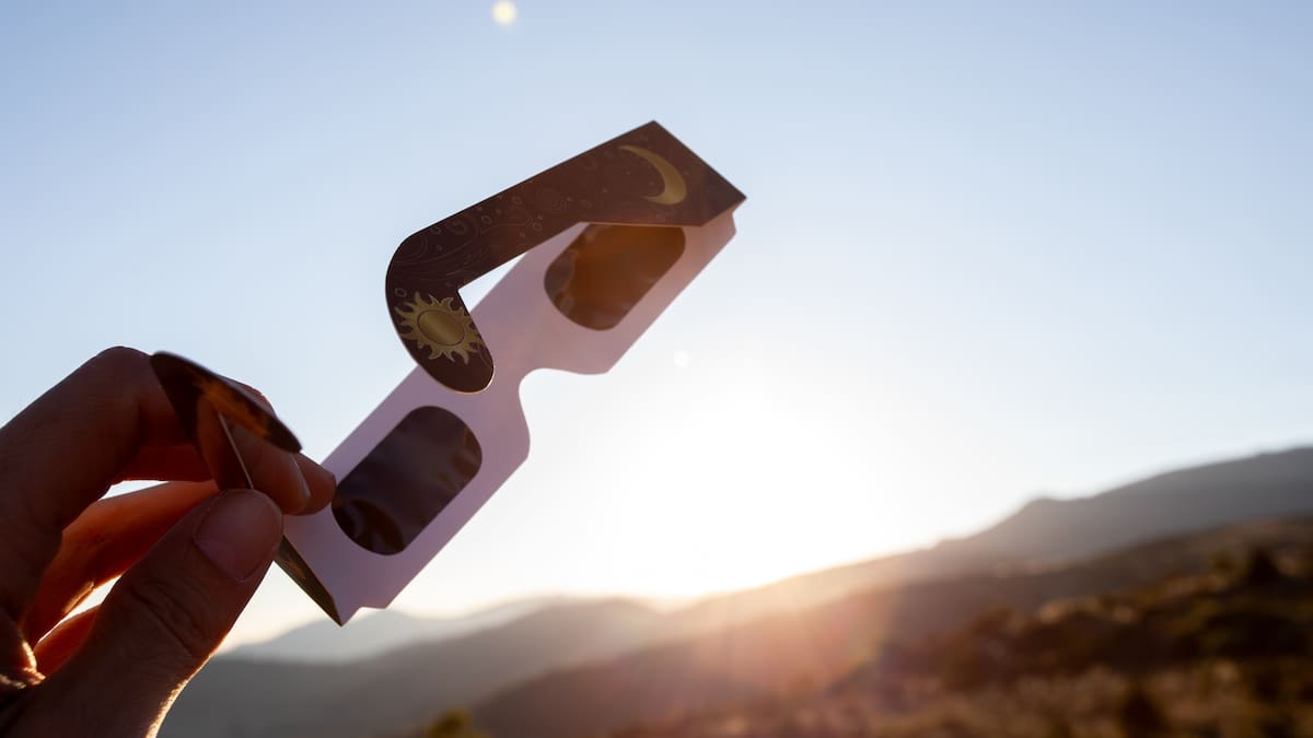 ¿Y ahora qué hago con las gafas del eclipse?