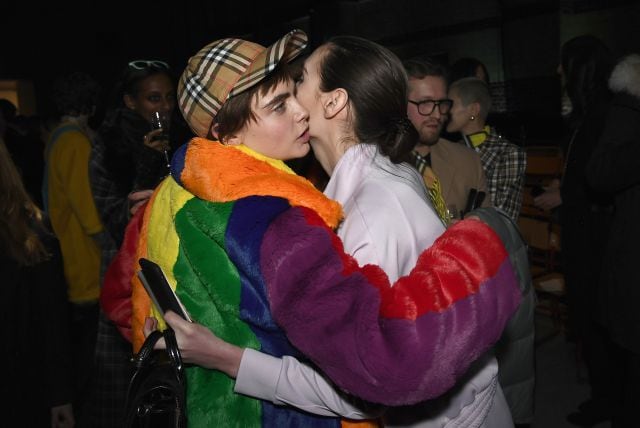 Imagen del backstage de Burberry / Getty