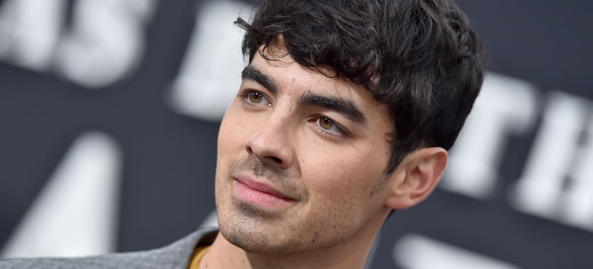 Joe Jonas asiste al estreno de 'Chasing Happiness', de Amazon Prime Video, en el Regency Bruin Theatre el 3 de junio de 2019 en Los Ángeles, California.