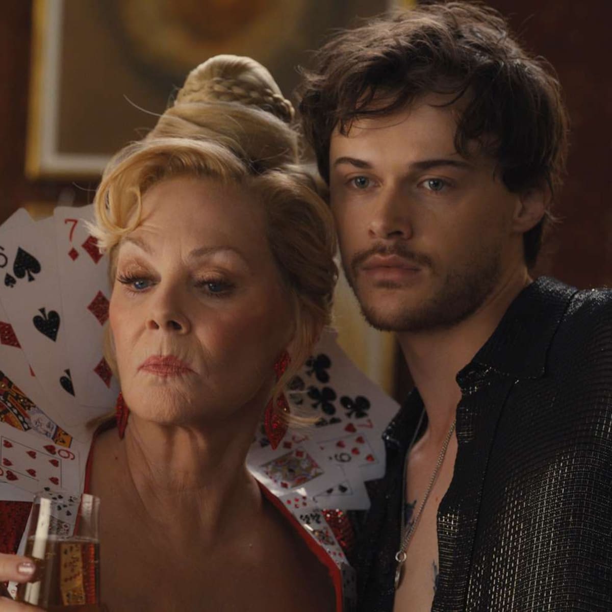 Christopher Briney, de ser Conrad Fisher a dar vida a un personaje inspirado en Harry Styles en 'Hacks'