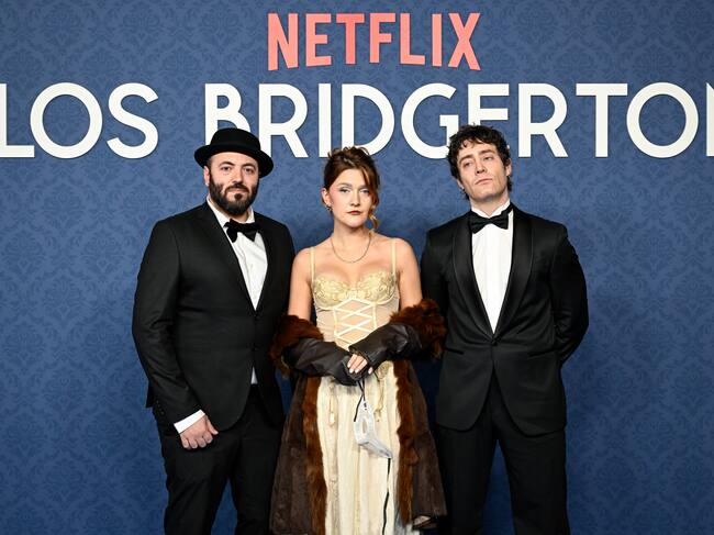 La La Love You quizás no hubieran triunfado en la corte de la Reina Carlota, pero lo que hubiera molado que Eloíse hubiera bailado 'El fin del mundo' en una de esas fiestas que tanto le aburren.