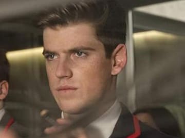 ¿ES GUZMÁN EL CHUCK BASS ESPAÑOL? ASÍ COMPARAN A LOS ACTORES DE ‘ÉLITE CON LOS DE GOSSIP GIRL’