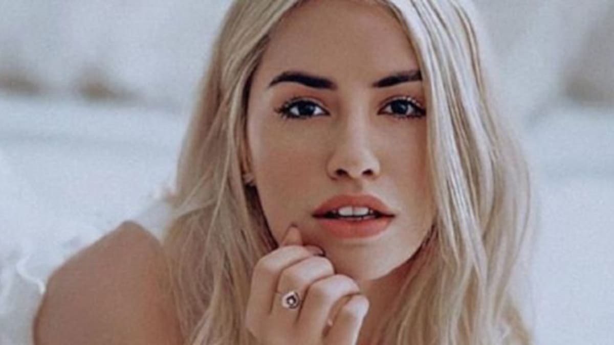Furor en las redes sociales por las fotos retro de Lali en la escuela