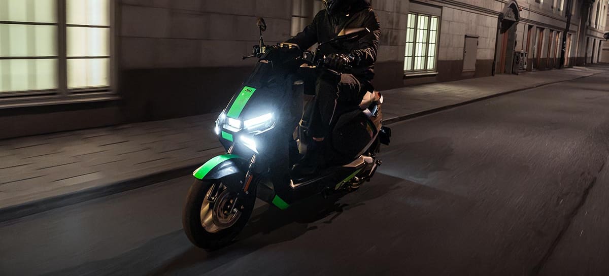 NIU y Razer lanzan una scooter eléctrica ‘special edition’ que podría ser la pieza que falta en tu setup.