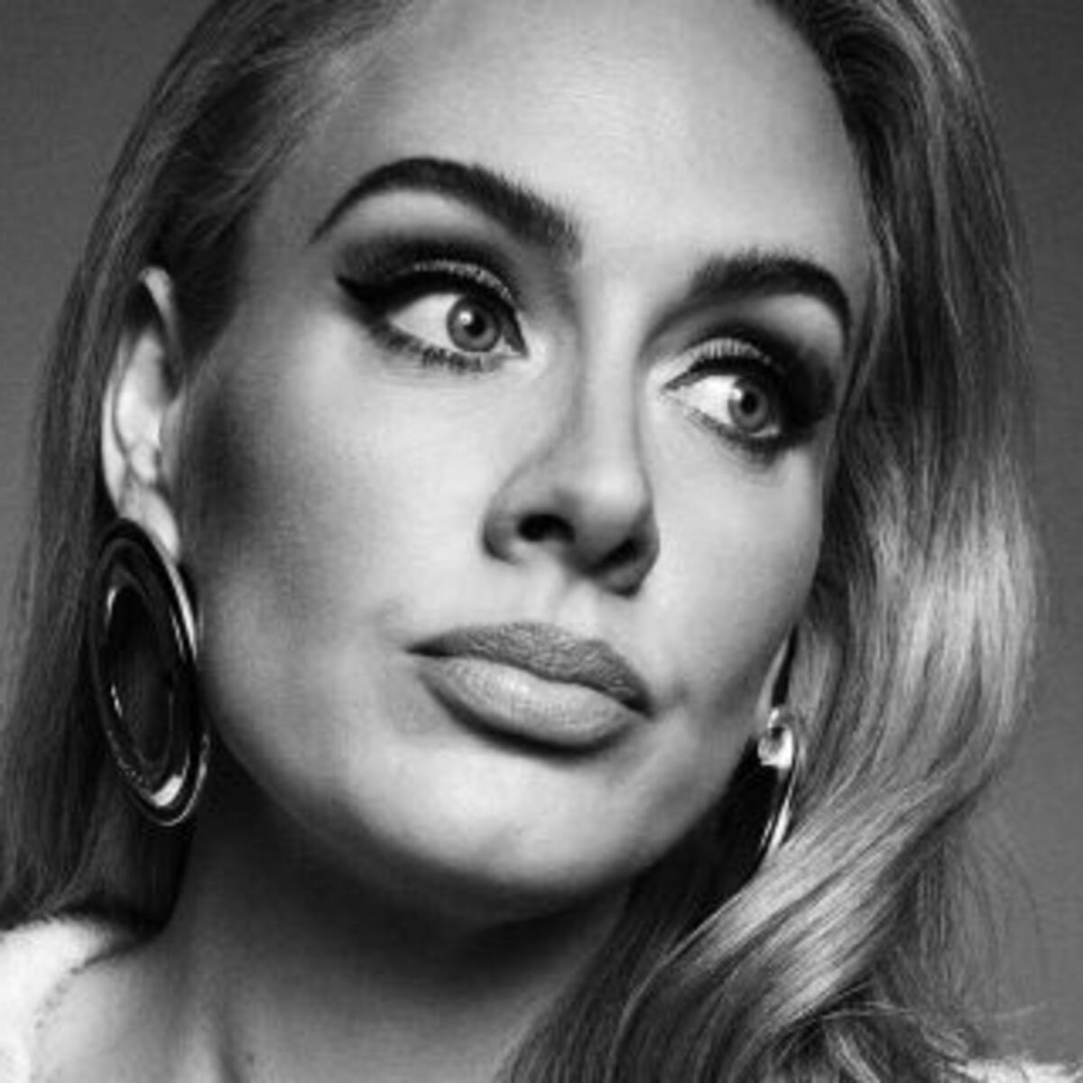 Adele presenta su nuevo disco "30"