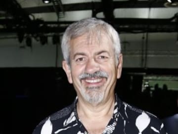 Arianna Aragón, Aitor Ferrón y Paula Gómez, ¿quiénes son los azafatos de El precio justo?