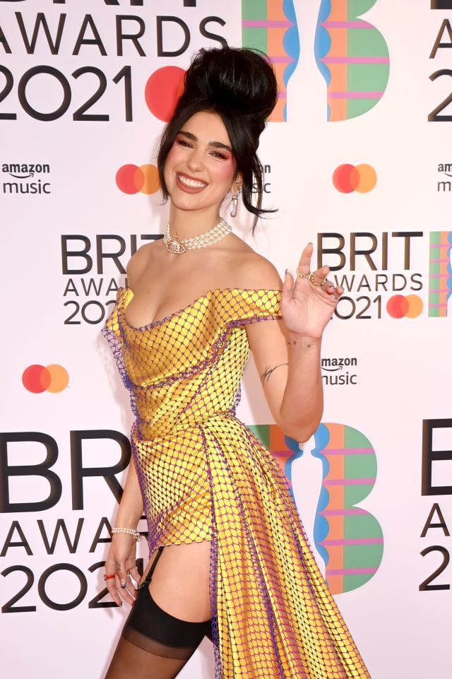 Dua Lipa en los Brit Awards 2021