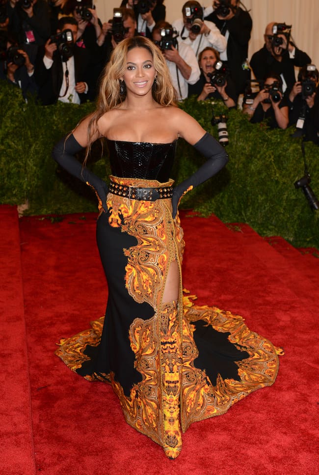 Beyoncé en la Met Gala de 2013 vestida de Givenchy.