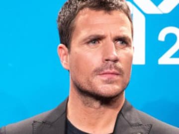 Dani Martín, recién levantado y en pijama, se cuela en un directo de Anda Ya