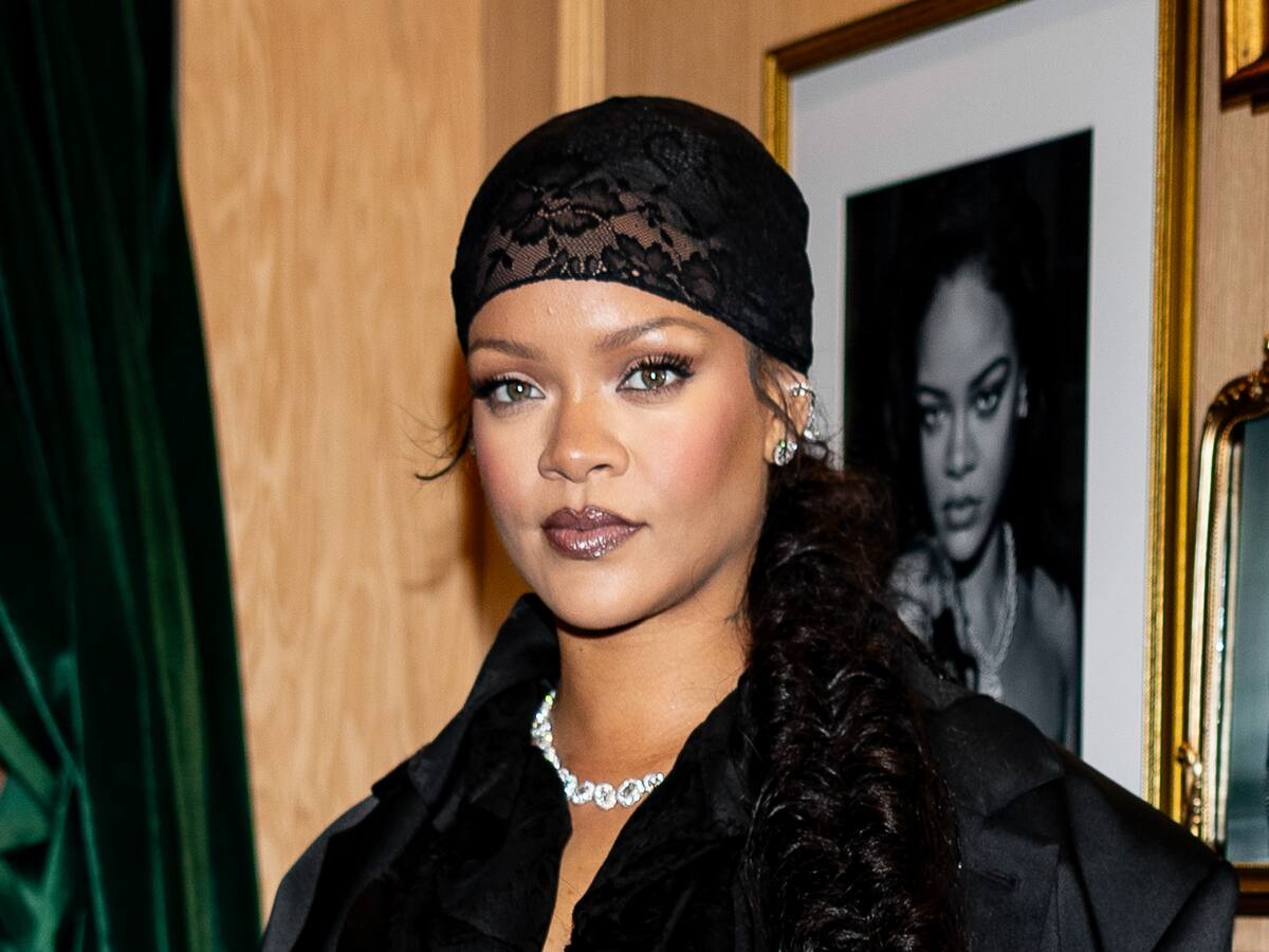 Rihanna comparte un cariñoso mensaje con sus fans en honor a los 20 años de su debut con 'Music of the Sun'