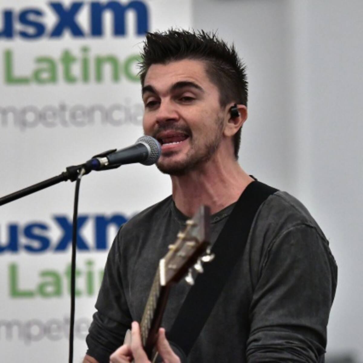 Juanes se une a Logic en 1-800-273-8255