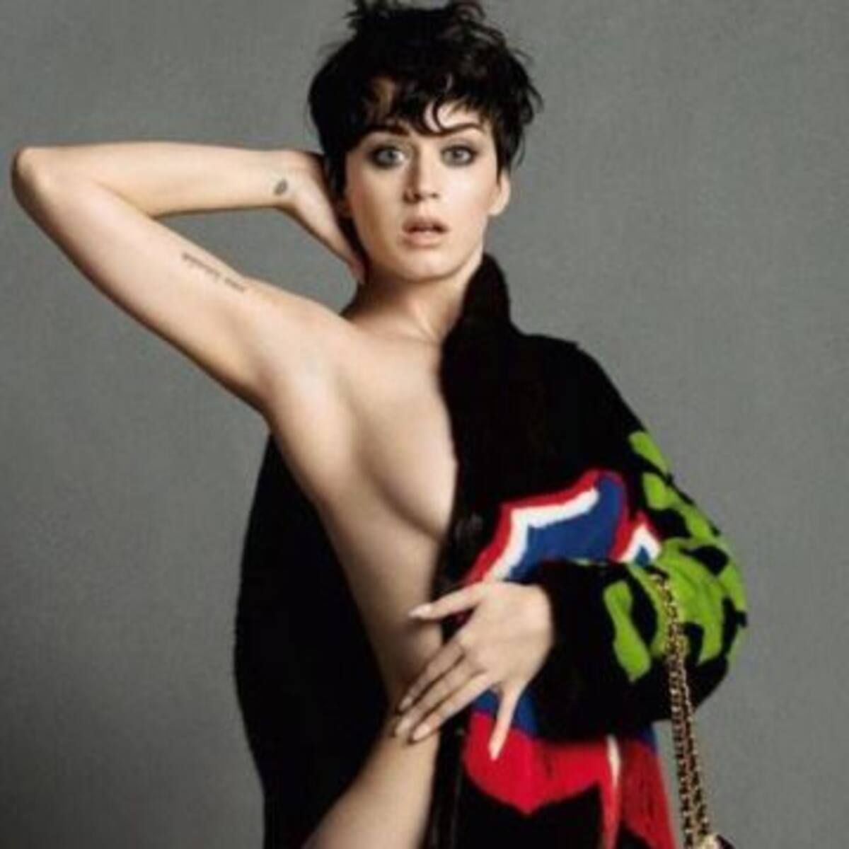 Katy Perry super hot en la sesión de fotos de Moschino