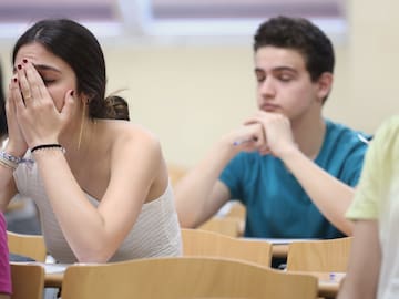 Guía definitiva de la Selectividad 2025: fechas clave de la PAU, penalizaciones por faltas de ortografía, novedades, exámenes...