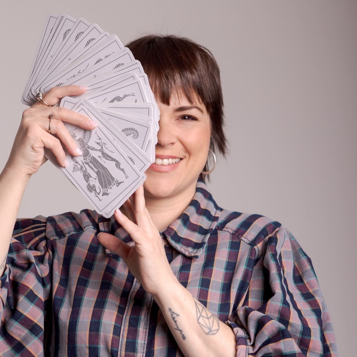 Ana Lorente, experta en astrología: "No me encuentro a personas rotas, sino a gente que por fin se está tomando en serio"
