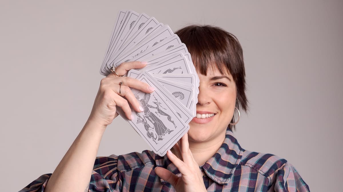 Ana Lorente, experta en astrología: "No me encuentro a personas rotas, sino a gente que por fin se está tomando en serio"