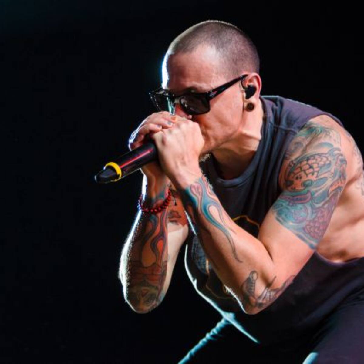 Linkin Park rinde homenaje a Chester en nuevo video