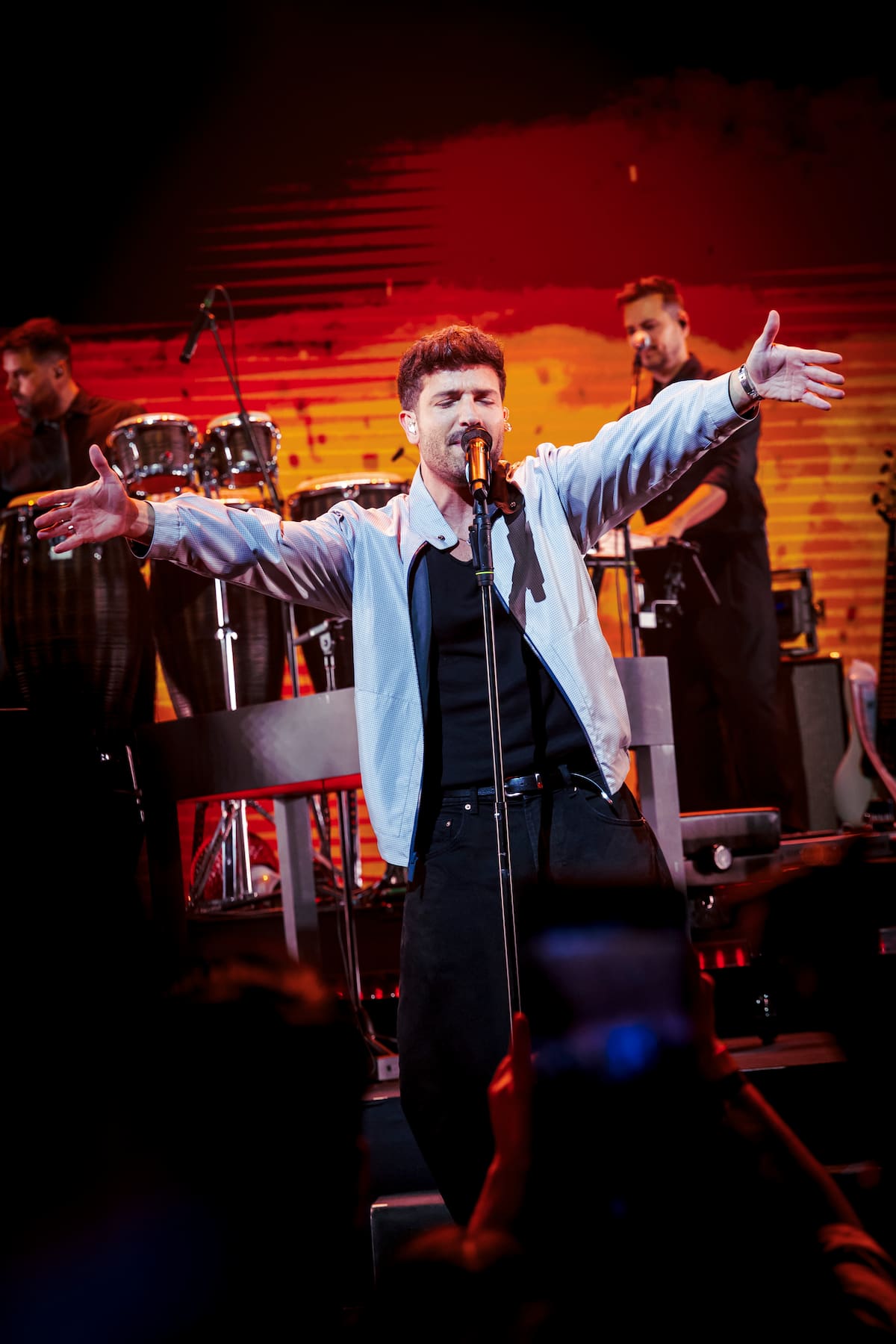 Pablo Alborán, durante su concierto LOS40 Básico en el Teatro Eslava de Madrid.