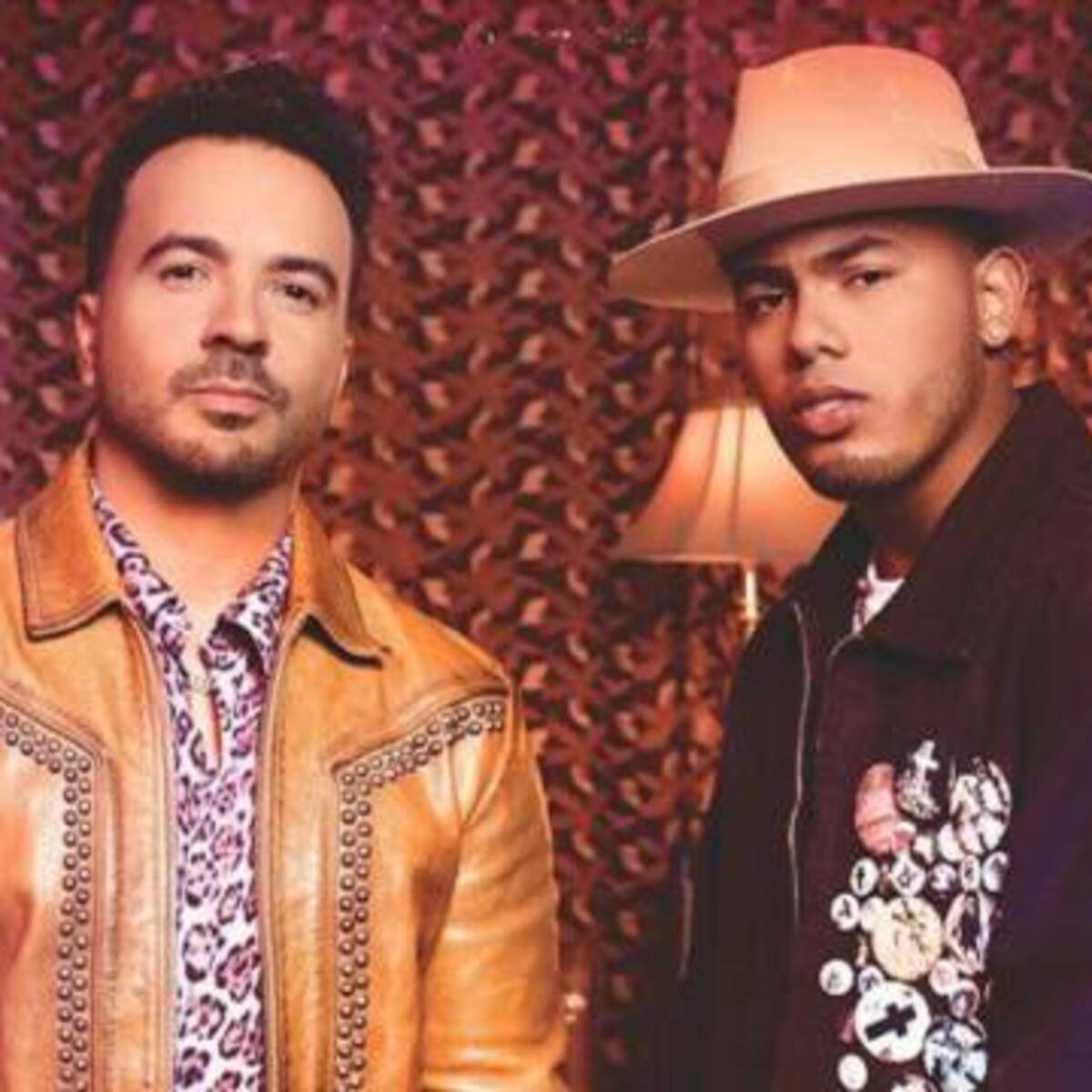 Luis Fonsi lanza “Bésame” junto Myke Towers