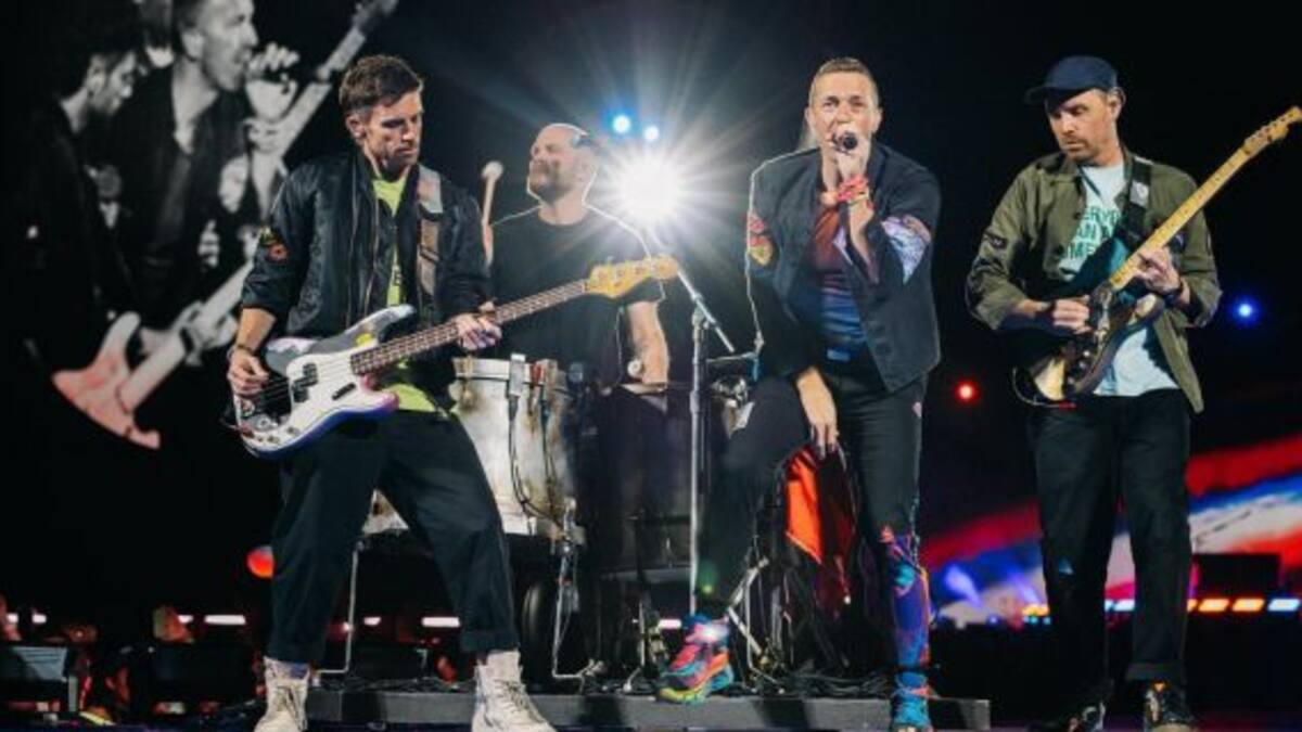 Coldplay sorprendió al cantar un tema de Bad Bunny y J Balvin
