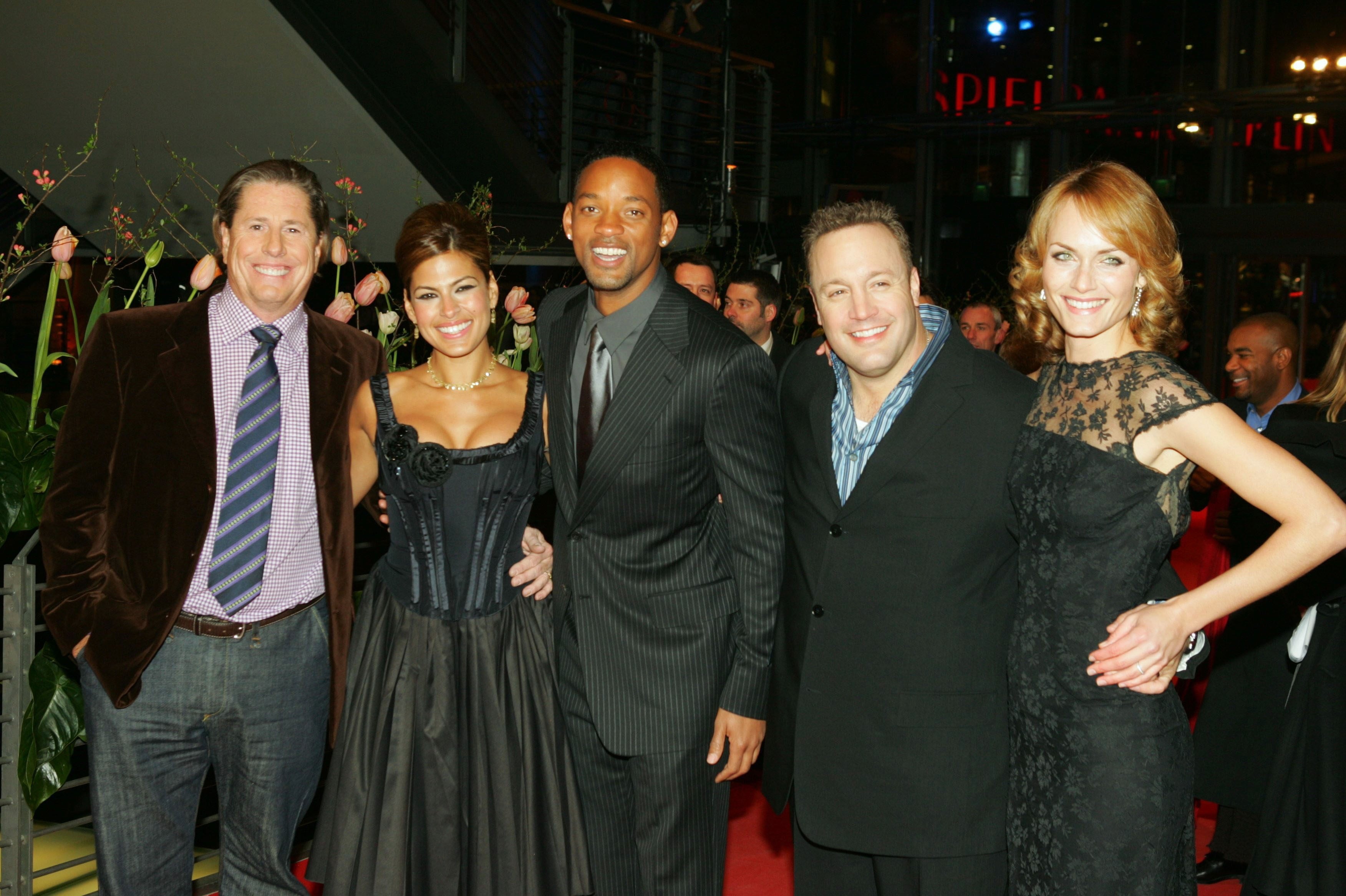 Andy Tennant, Eva Mendes, Will Smith, Kevin James y Amber Valletta en la premiere de &#039;Hitch: especialista en ligues&#039; en Berlín. / Franziska Krug/Getty