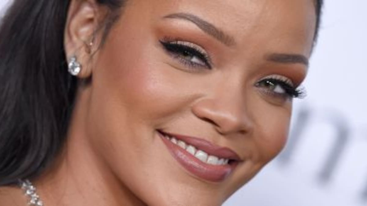 ¿Qué les parece Rihanna hablando en castellano?