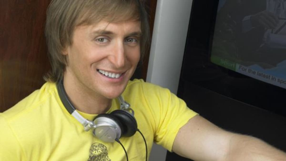 Miren como lucía David Guetta en los 90s