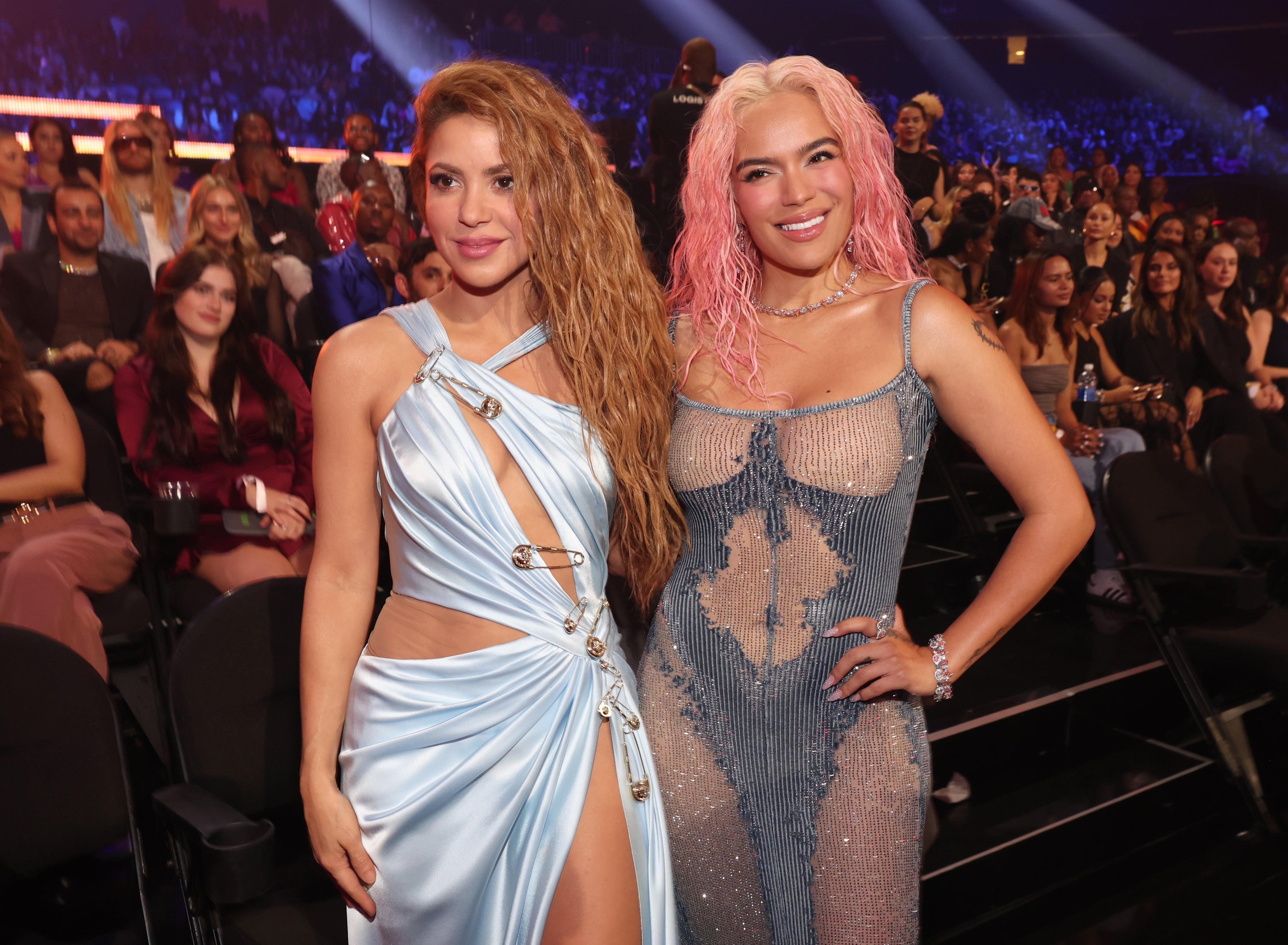 Shakira y Karol G en los MTV Video Music Awards 2023