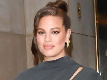 Ashley Graham muestra la realidad del postparto en una foto