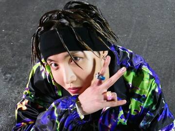 J-HOPE (BTS) ESTÁ DE CELEBRACIÓN