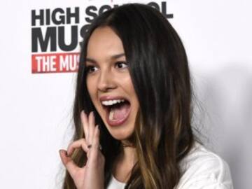 Olivia Rodrigo escucha Drivers License por primera vez en la radio y esta es su reacción