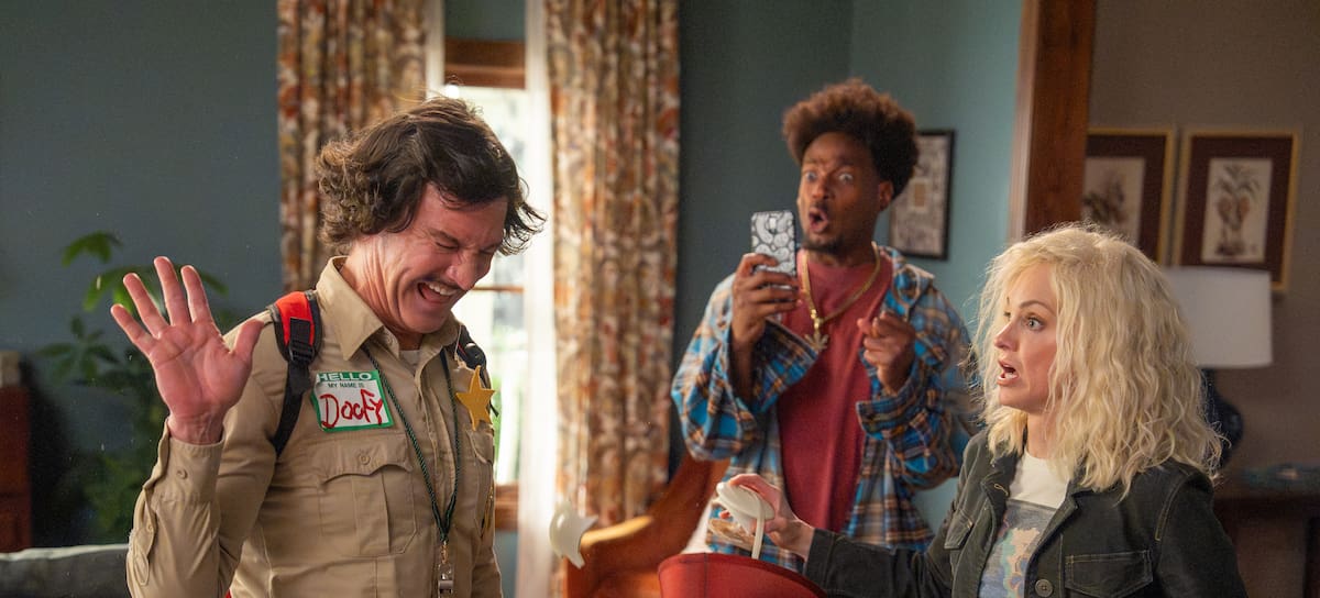 Dave Sheridan como Doofy, Marlon Wayans como Shorty y Anna Faris como Cindy en 'Scary Movie'. / Paramount Pictures