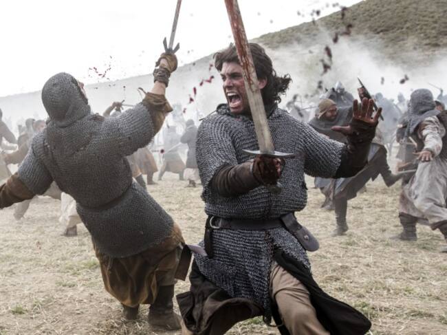 Jaime Lorente en una escena de guerra de 'El Cid'