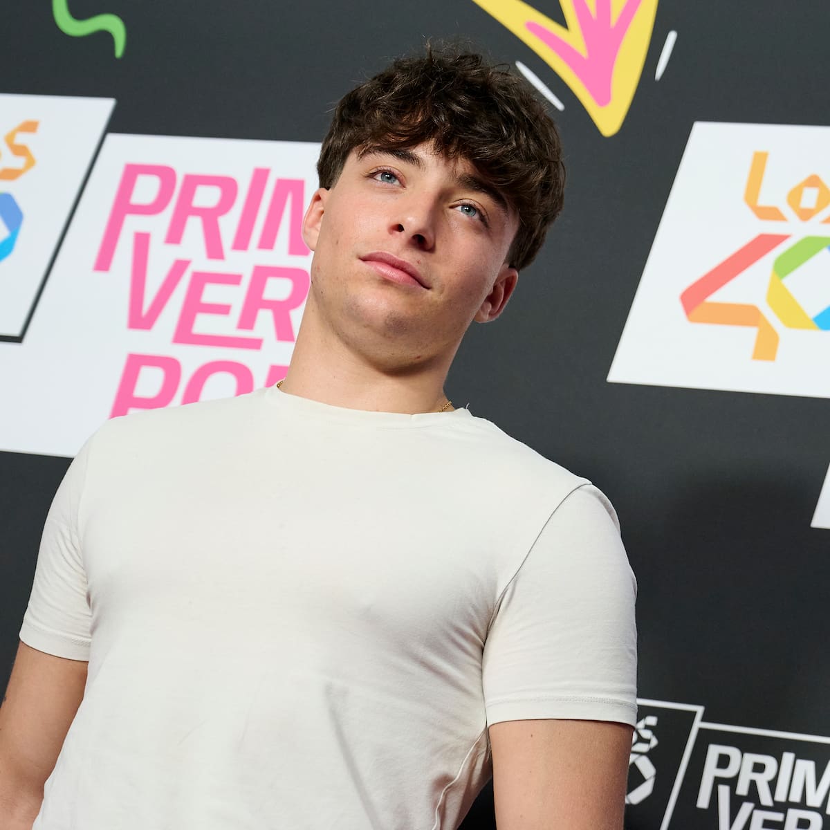 Izan Llunas habla de la magia de enamorarse en '¿para qué más?', su nuevo single
