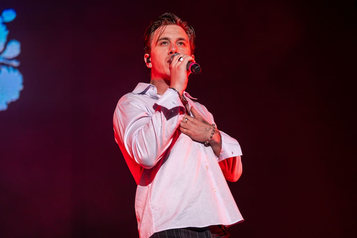 Walls desplegó su energía más intensa en LOS40 Primavera Pop con una actuación cargada de emoción y actitud. Su conexión con el público y la fuerza de sus canciones convirtieron su paso por el escenario en uno de los momentos más vibrantes de la noche.