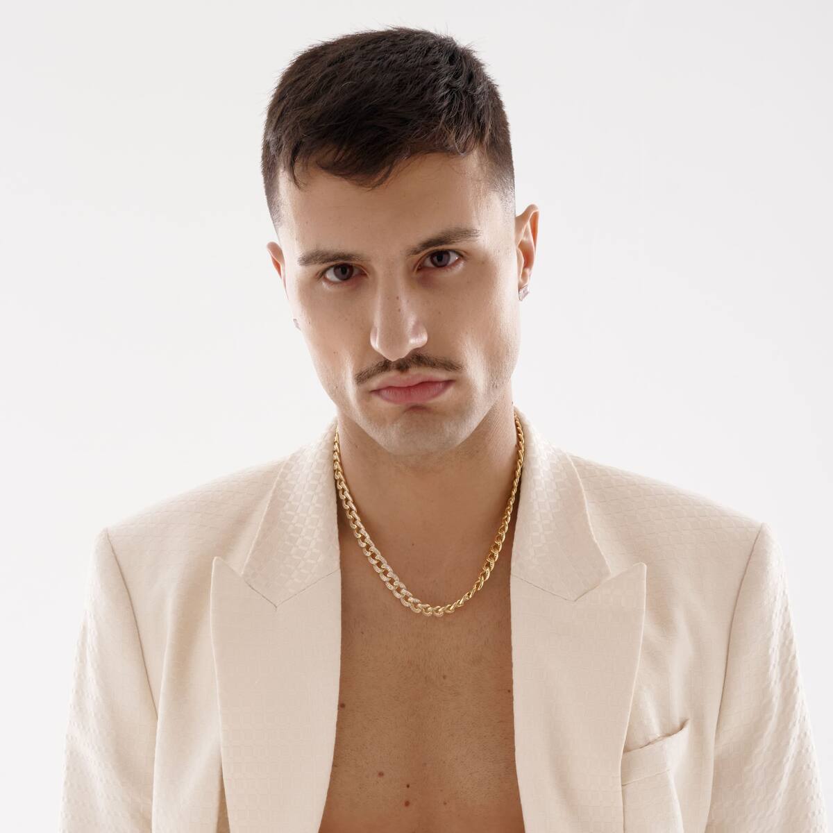 Pikete explora otras ramas del género urbano en 'Adicción', su nueva canción